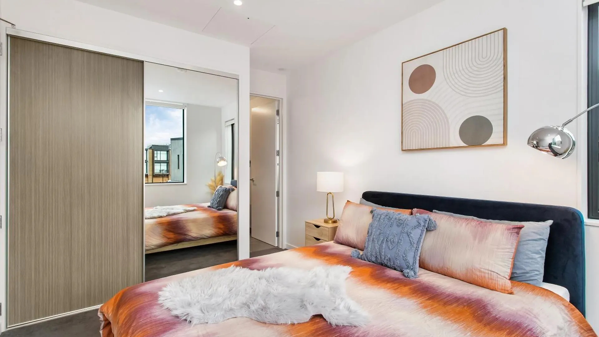 Cbd Location Sunny Warm Free Off Street Parking Lejlighed Christchurch 0*,  New Zealand